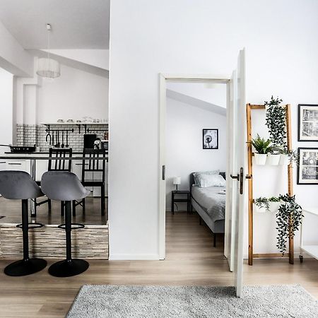Fully-Furnished Apartment With Air Conditioning For Families, Cracow Old Town Krakow Luaran gambar